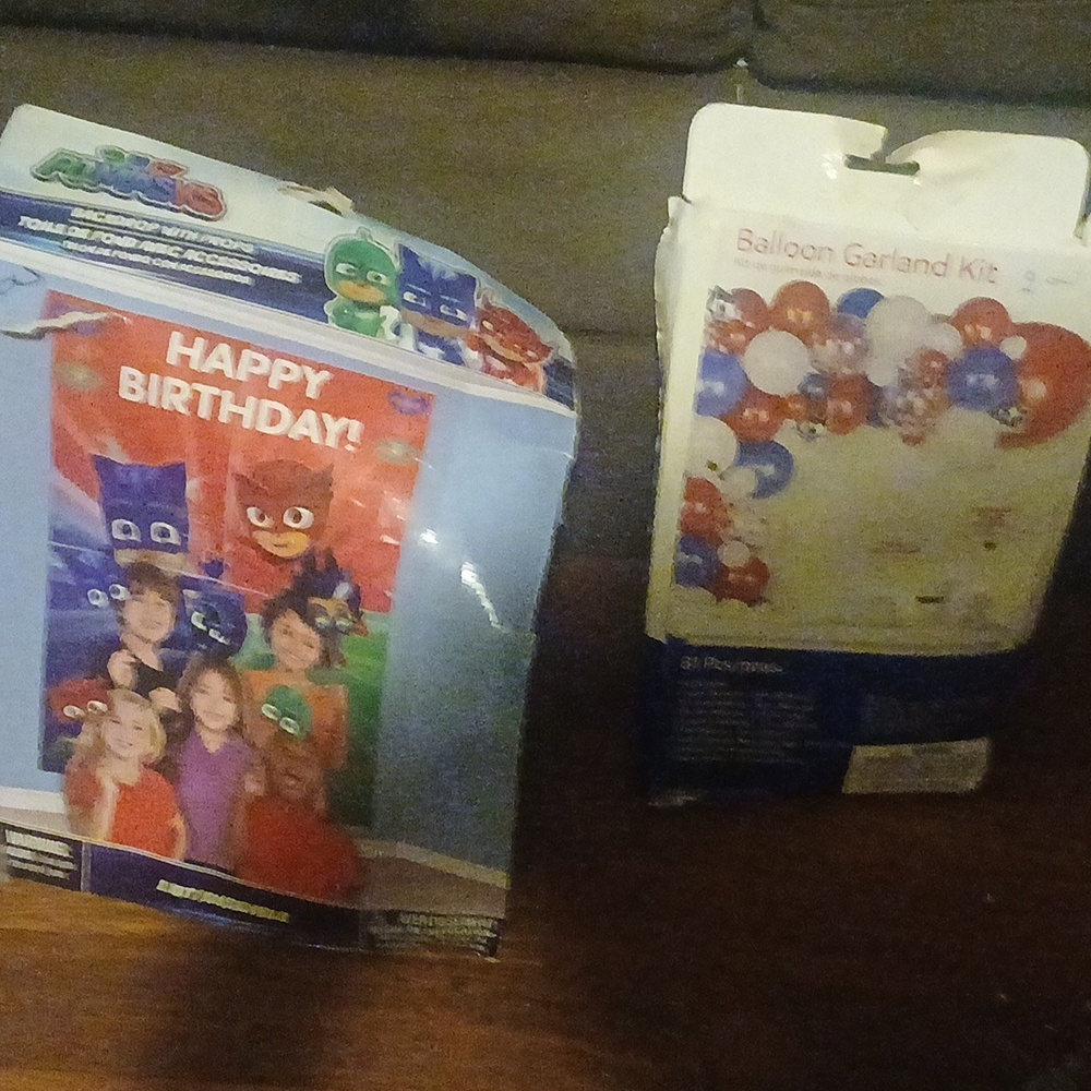 Colorful Home Party Supplies Set - Picture 2 of 4